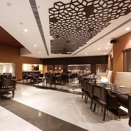 Pharos Hotels Chennai Extérieur photo