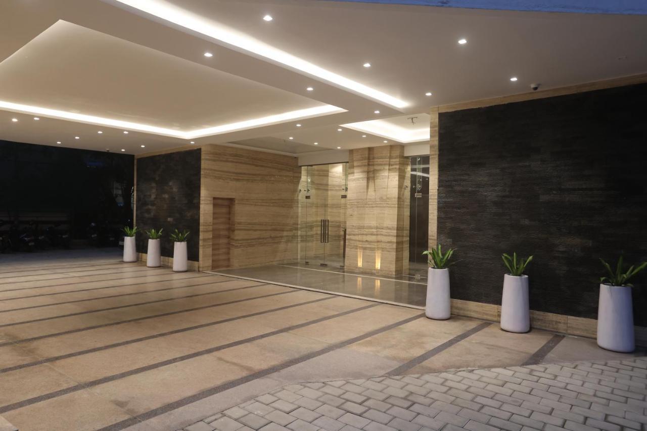 Pharos Hotels Chennai Extérieur photo